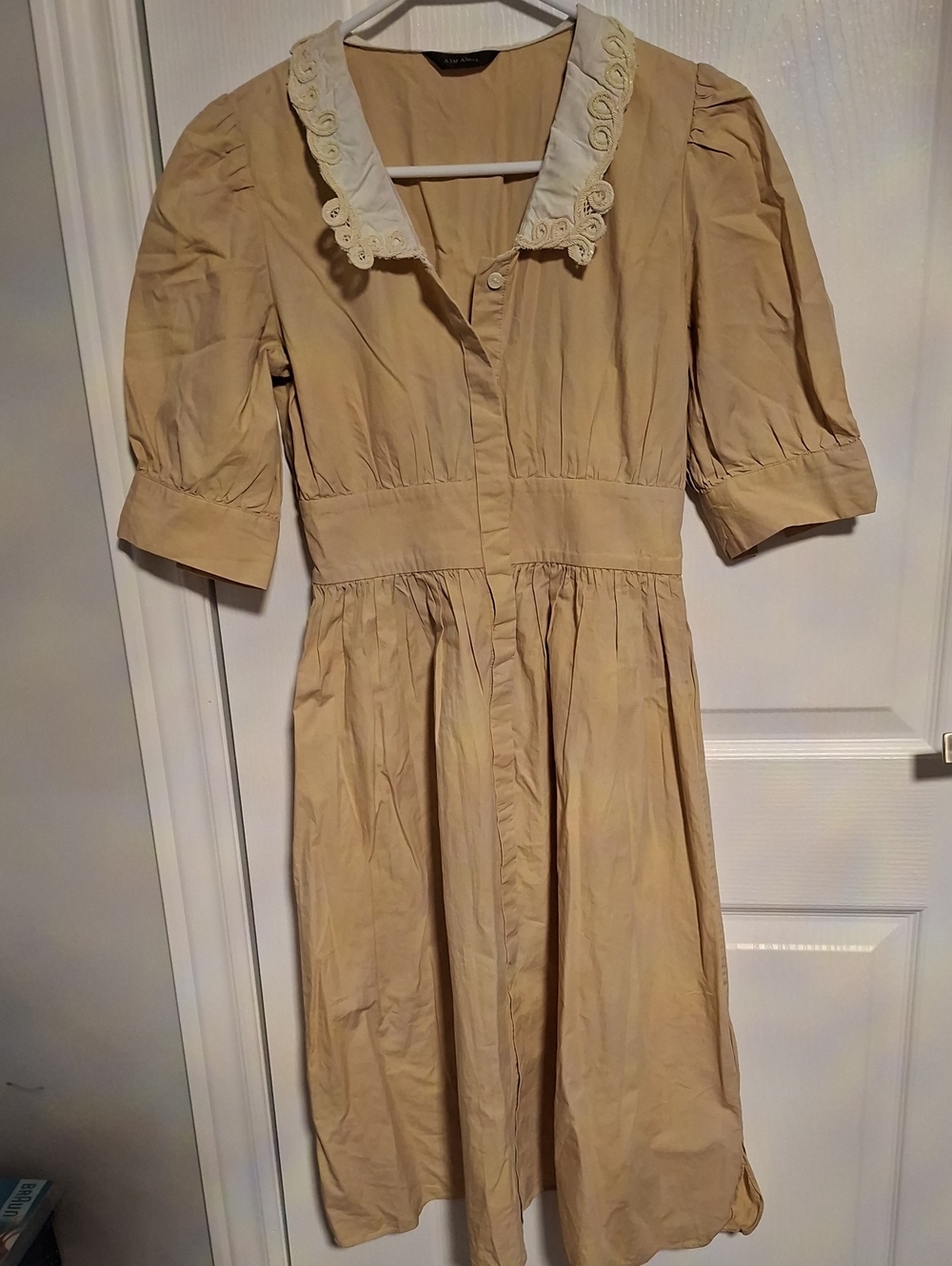 Vintage-Inspired Midi Dress with Contrasting Lace Collar - Beige